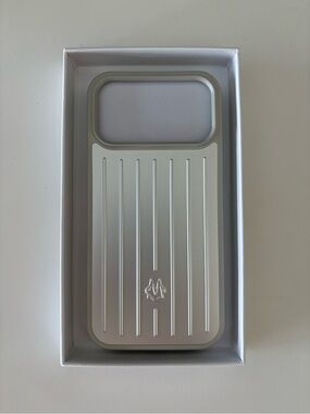 Rimowa iPhone 17 case